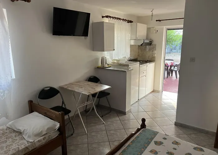 Apartamento Kakovatos Guest *